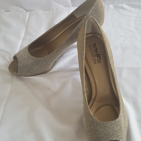 Classy Coach and four High heels size 8 - Picture 8 of 8